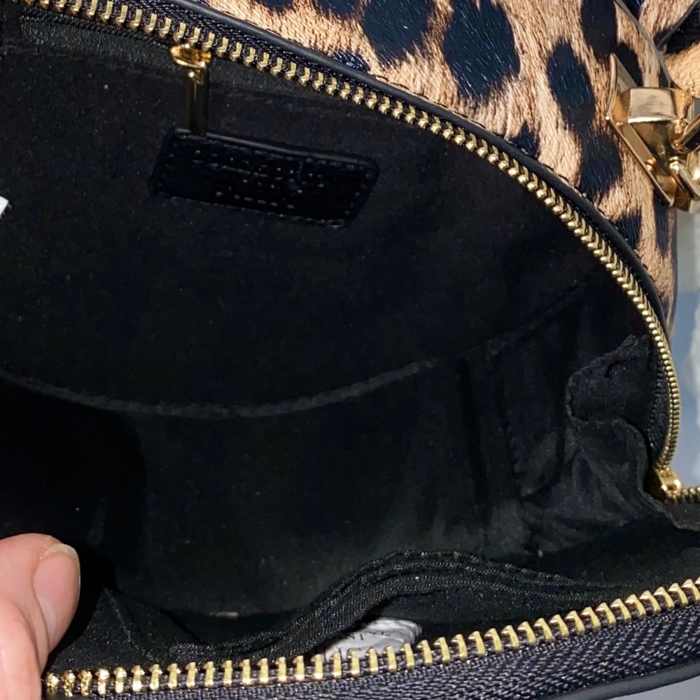 SOLD Circle Leopard Crossbody Bag Small NWOT - Picture 6 of 8